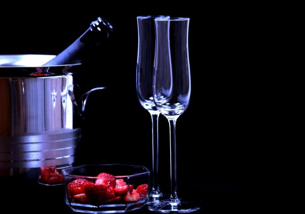 Сексологи: Красное сухое вино полезно для секса