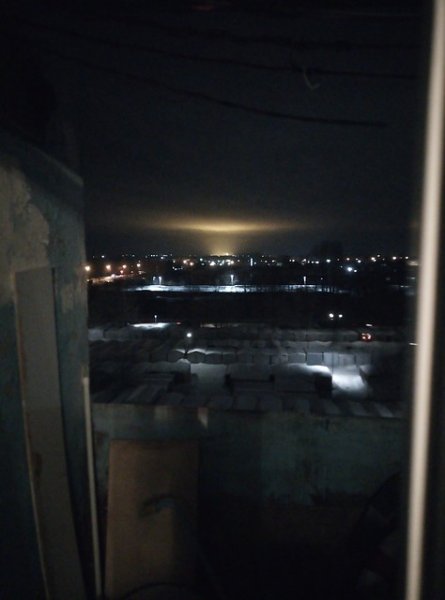 Жители Омска испугались странного свечения над Левобережной частью города