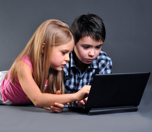 Ученые: Социальные сети превращают поколение детей в лжецов