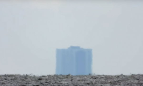 В США американец снял на камеру загадочную аномалию у озера в Новом Орлеане