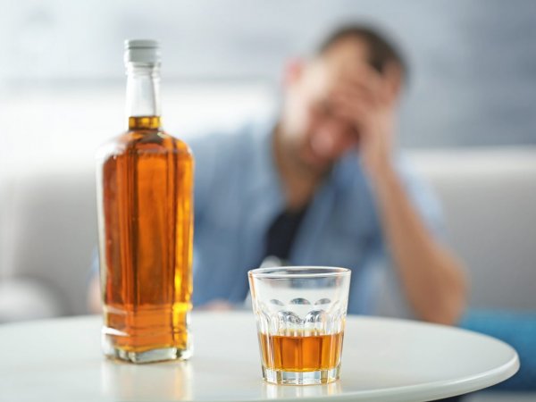 Вред алкоголя зависит от возраста пьющего