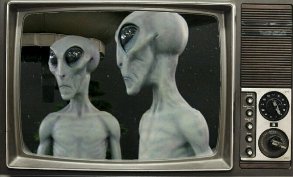 Против папарацци: Пришельцам с Нибиру не понравилась популярность на мексиканском ТВ
