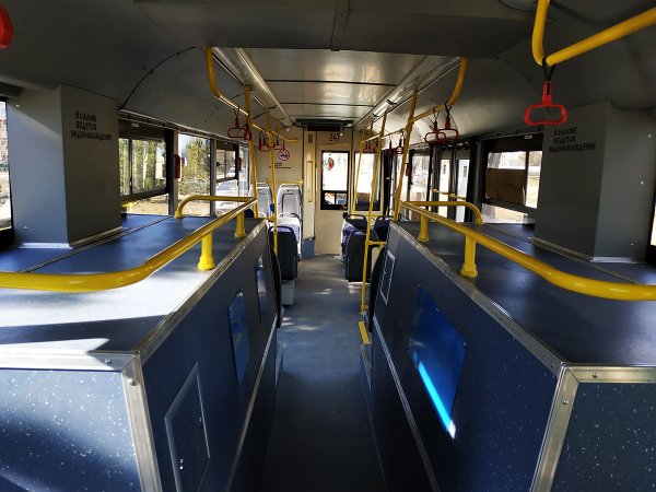 «Каждое утро как килька в банке»: Пассажиры новых троллейбусов в Махачкале остались без места в салоне