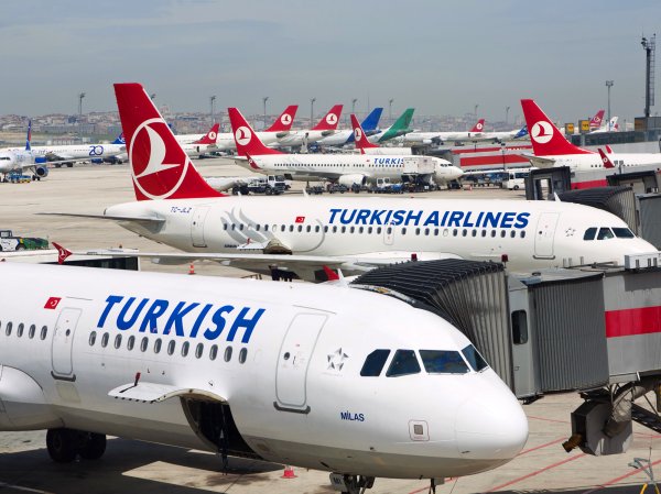 «Отвратительный опыт»: Turkish Airlines задержала и бросила без причины в Стамбуле пассажирку из России