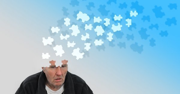Опекунов людей с болезнью Альцгеймера научили бороться с депрессией
