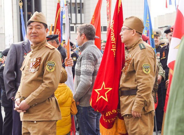 Во Владивостоке азиаты почтили память погибших в ВОВ - какую роль в войне играл Китай?